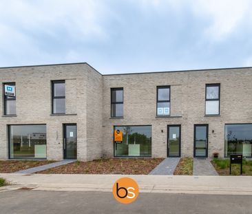 Ruime, lichtrijke rijwoning in een rustige nieuwbouwverkaveling - Photo 1