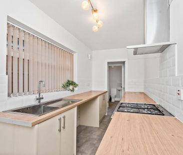 2 bedroom terraced house to rent - Photo 3