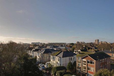 Wessex Court, Tennyson Road, Worthing, BN11 - Photo 3