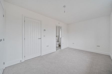 2 bedroom semi-detached house to rent - Photo 4