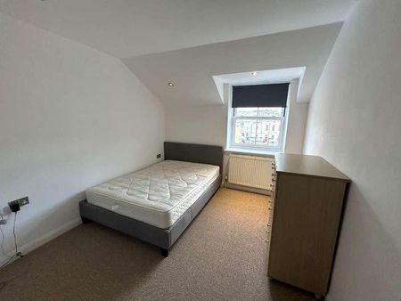 The Moor, Falmouth, TR11 - Photo 4