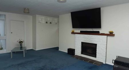 Home in okoia - Photo 4