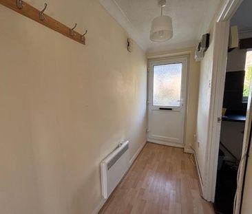 2 bedroom semi-detached house to rent - Photo 6