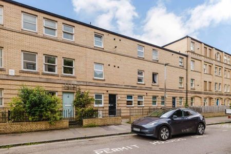 6 bedroom terraced house to rent - Photo 3
