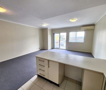 Modern Spacious Unit in Liverpool - Photo 4