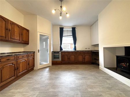 2 bedroom end of terrace house to rent - Photo 4