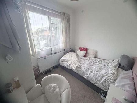 Coppice Avenue, Ferndown, BH22 - Photo 4