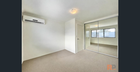 Stylish 2-Bedroom Living Just Minutes from Fremantle - Photo 4