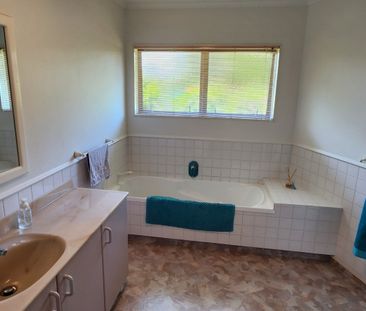 8 Frank Frethey Place, Highlands Park, New Plymouth - Photo 3