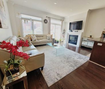 For Lease - 30 Lorenzo Circle, Brampton, Ontario - Photo 2