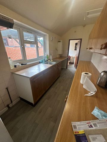 2 bedroom semi-detached house to rent - Photo 2