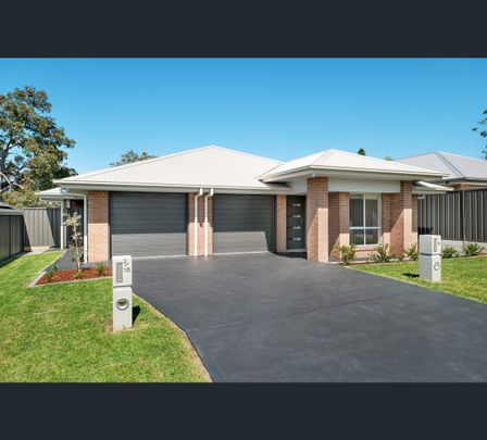 1/16 Silver Gum Cct, Edgeworth, NSW 2285 - Photo 1