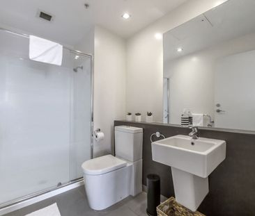 City Fringe - Fully Furnished with Panoramic Views - Photo 3