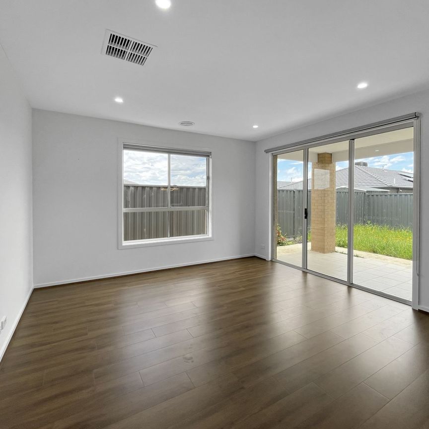 118 Willoby Drive, Alfredton - Photo 1