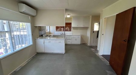 Sunny 3-Bedroom Family Home in the Heart of Howick - Photo 2