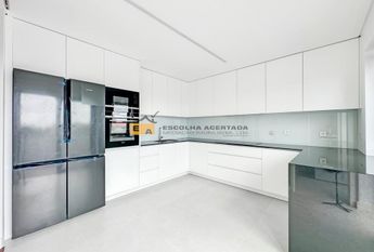 Apartamento T4 em Porto