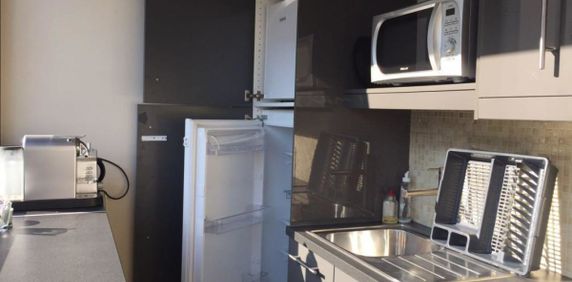 Studio Meublé Avenue de Madrid NEUILLY SUR SEINE - Photo 2