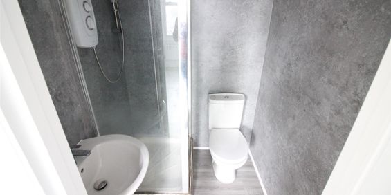 Madeley Road, London - Photo 3