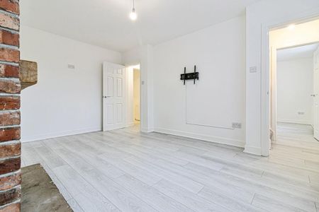 4 bedroom terraced house to rent - Photo 2