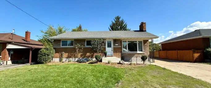 Upper- 404 Grantham Avenue | 404 Grantham Avenue, St. Catharines - Photo 1
