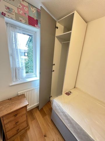 1 bedroom in a house share to rent - Photo 5