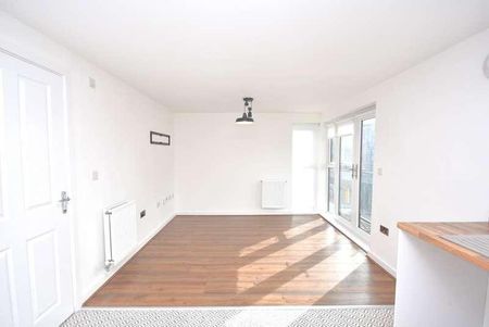 Neptune Road Barry - Photo 2