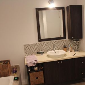 Beau Grand 3 1/2 Nouvelle Construction Cartierville Disponible 1 Juillet - Photo 2
