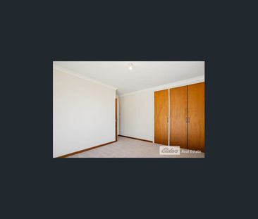 Character Home in Terrific Central Location - Photo 4