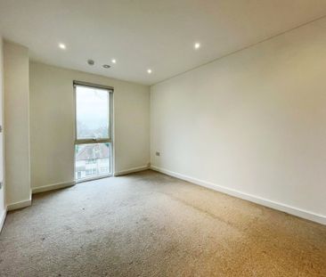 2 bed flat to rent in Railway Terrace, Slough, SL2 - Photo 3