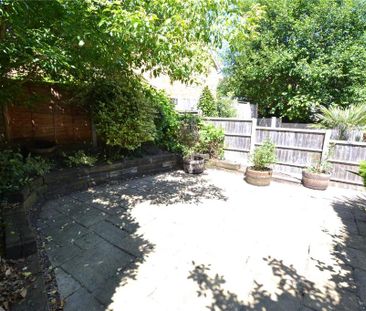 4 bedroom terraced house to rent - Photo 5