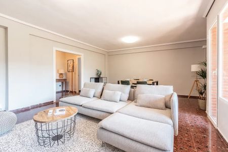 Calle de San Vicente Mártir, Valencia, Valencian Community 46007 - Photo 4