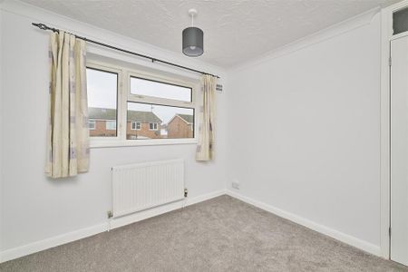 3 bedroom semi-detached house to rent - Photo 5