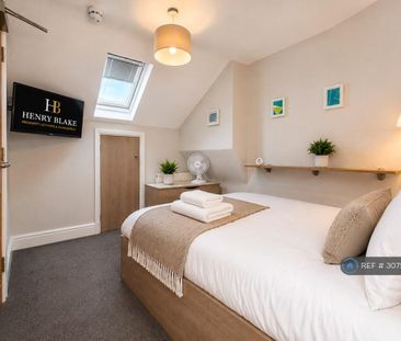 1 bedroom in a house share to rent - Photo 2