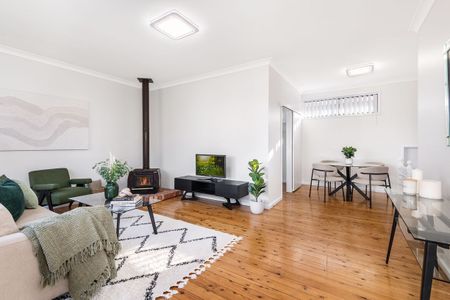 Prime Location Three Bedroom Villa! - Photo 2