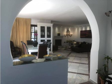 5 bedroom luxury Apartment for rent in Estepona, Spain - Photo 2