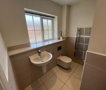 2 bedroom semi-detached house to rent - Photo 6