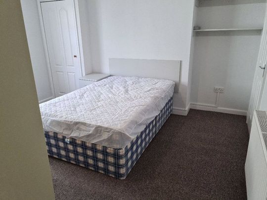 4 bedroom terraced house to rent - Photo 1