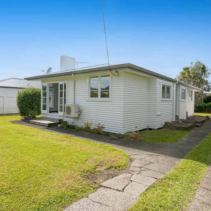 Right in the Heart of Matakana - Photo 1