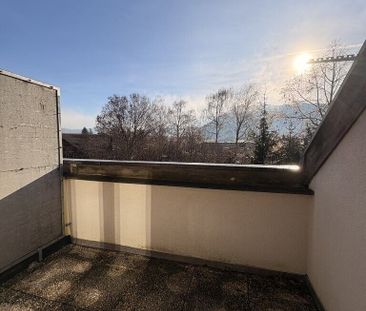 Generous living in charming style - Photo 6