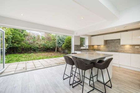 Chelwood Gardens, Kew, TW9, London - Photo 5