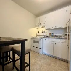 1 room apartment of 50m² in Quebec - Photo 2
