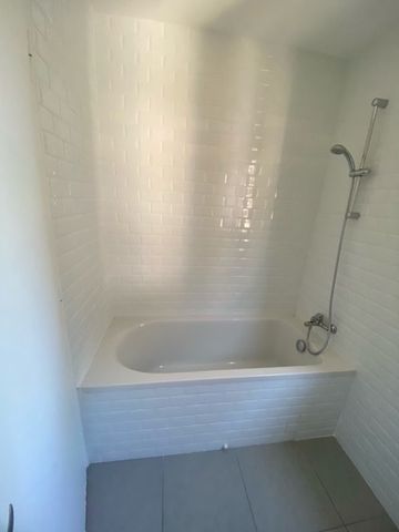 Location Appartement 4 pièces 75m² LA MOTTE SERVOLEX 73290 - Photo 5