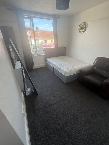 Room in a Shared House, Filton Avenue, BS7 - Photo 5