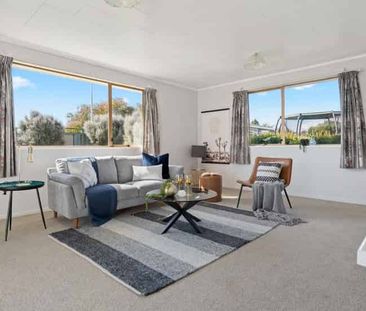 Tidy Sunny Home - Photo 3