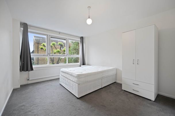 Price £900 pw - Available Now - Furnished - Photo 1