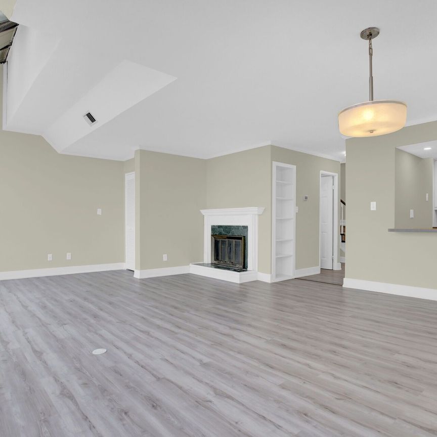 For Lease - 200 Robert Speck Parkway Unit# 5, Mississauga, Ontario - Photo 1