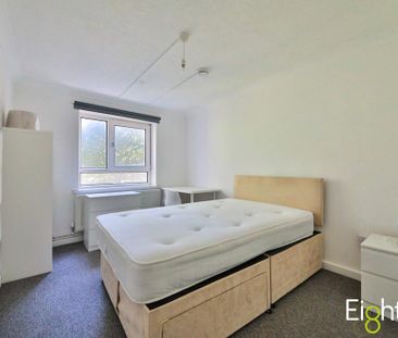 3 bedroom flat to rent - Photo 1