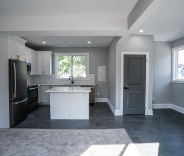 For Lease - 309 Nelson Street, Brantford, Ontario - Photo 2