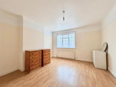 4 bedroom apartment to rent - Photo 5