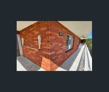 Charming 2 bedroom with Lock Up Garage - Photo 2